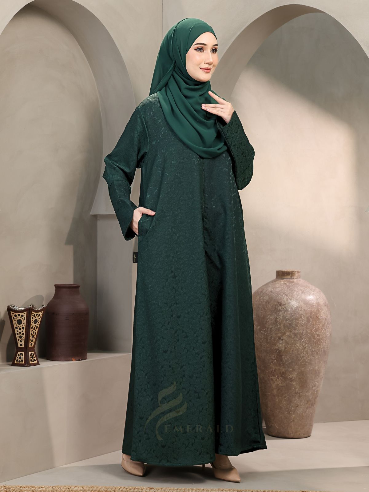 HANEEN Abaya