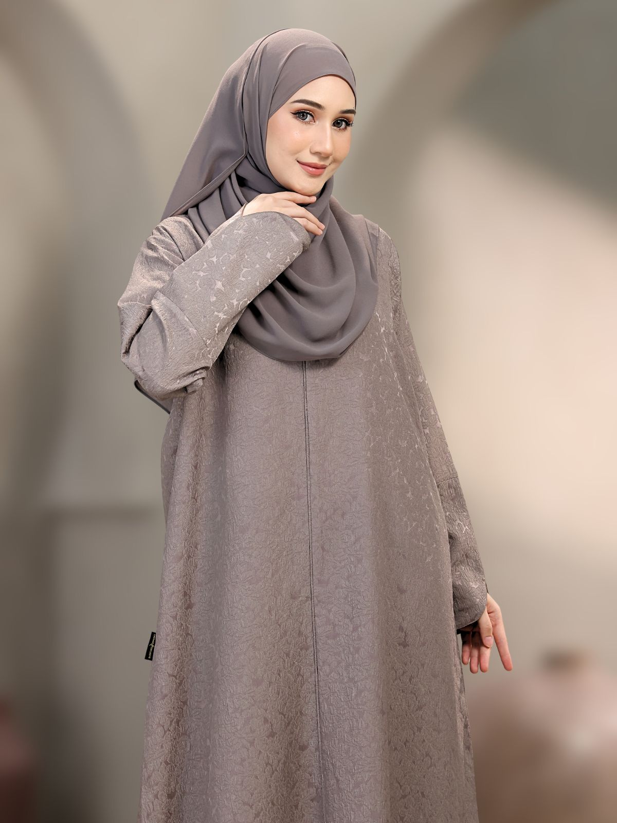 HANEEN Abaya