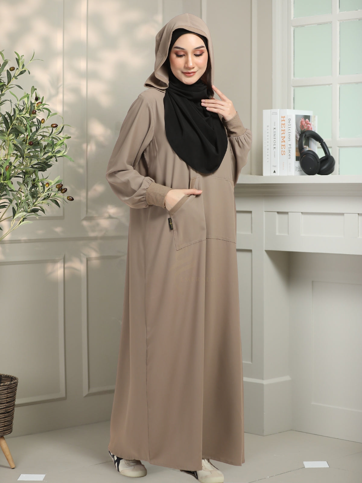 NAWAL Hoodie Abaya