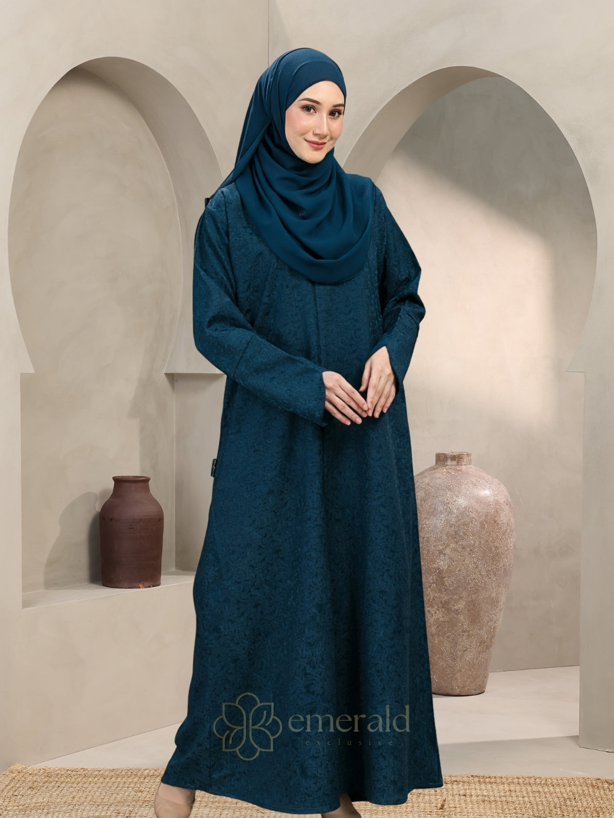 HANEEN Abaya