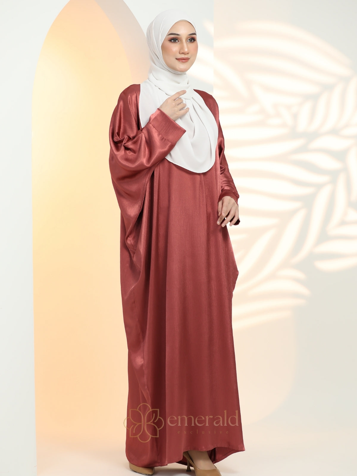 NAURA Kaftan