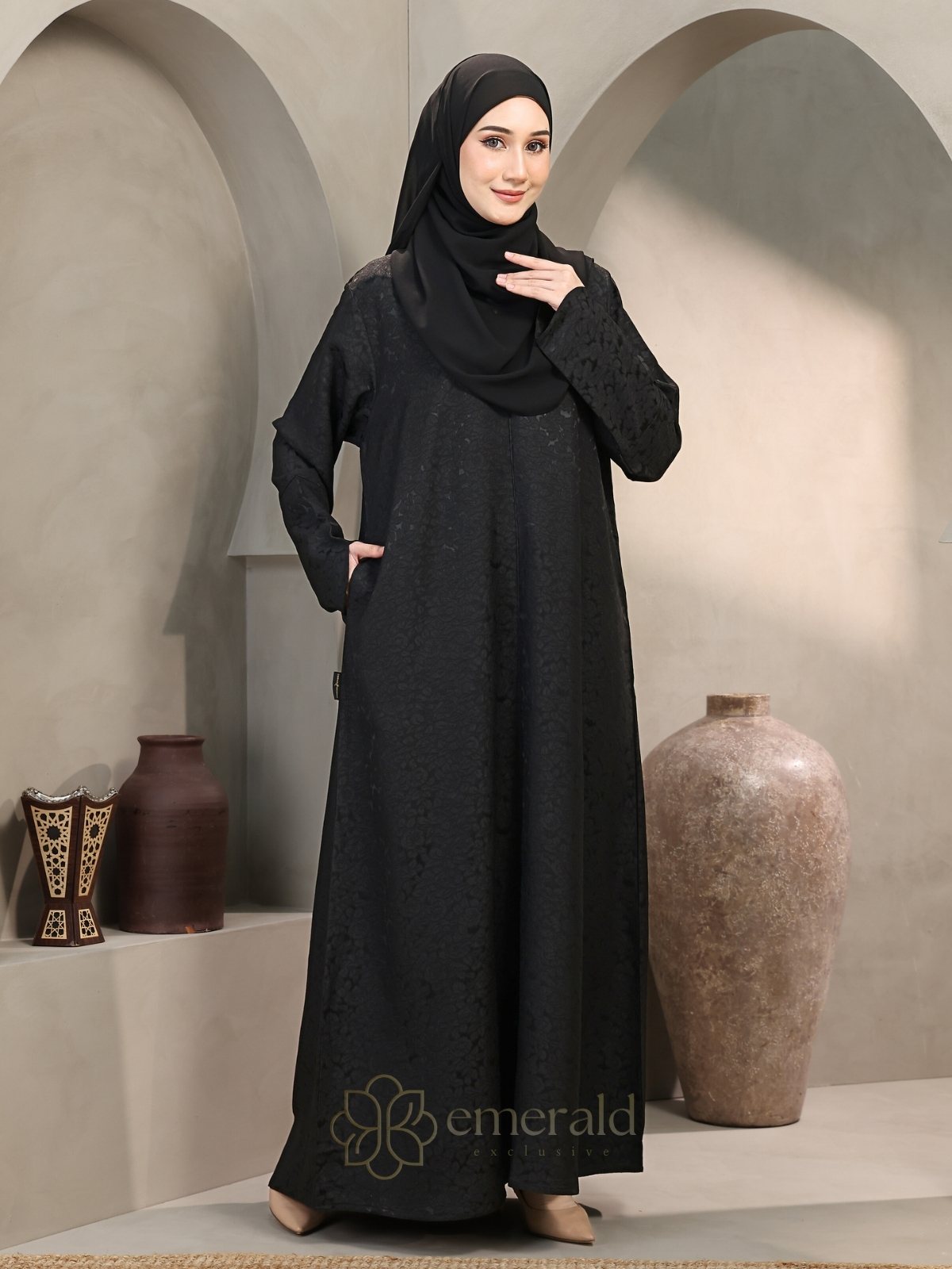 HANEEN Abaya