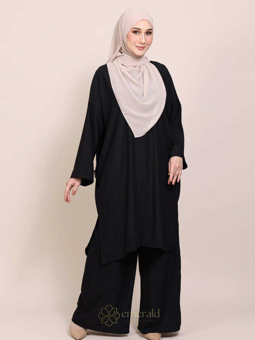 SAFA Modest PantSuit Malaysia | Umrah & Hajj Wear – EMERALD EXCLUSIVE